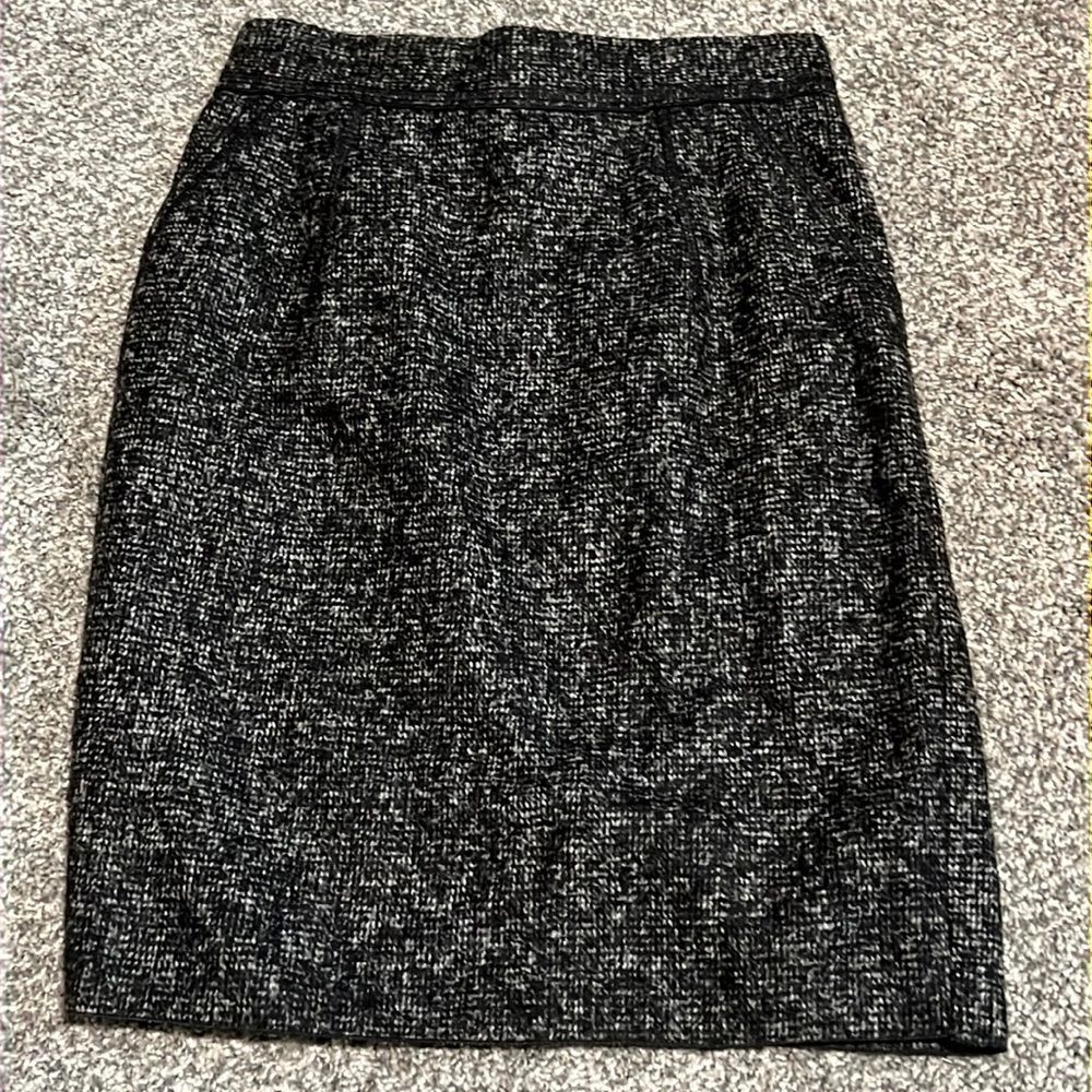 Dolce & Gabbana tweed wool skirt w pockets